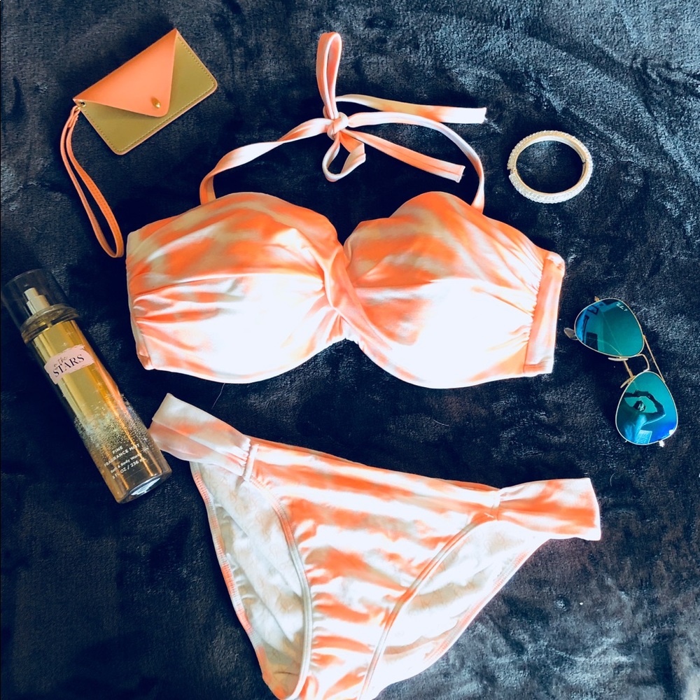 Victoria’s Secret bikini